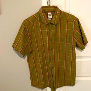 North Face button down men’s short sleeve shirt